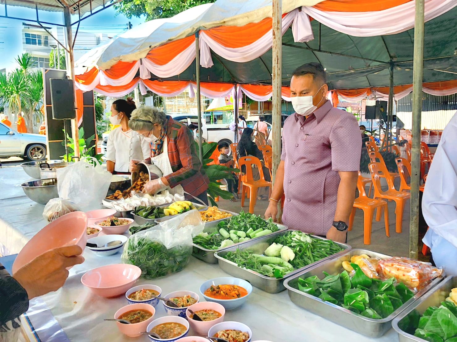 title - เป็นประธานในพิธีถวายภัตราหารเพล​โครงการบรรพชาอุปสมบท 99 รูป เพื่อถวายพระพรชัยมงคลแด่ สมเด็จพระเจ้าลูกเธอ เจ้าฟ้าพัชรกิติยาภา ฯ